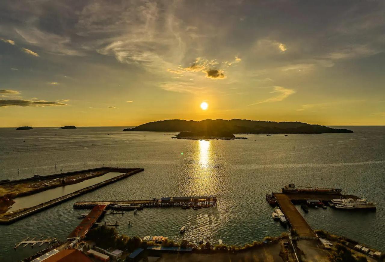 Hotel Jesselton Quay Sea View Kota Kinabalu Exterior foto