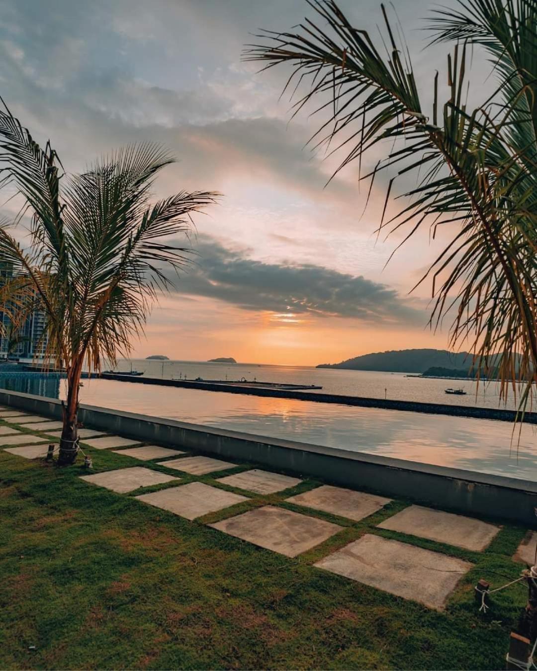 Hotel Jesselton Quay Sea View Kota Kinabalu Exterior foto